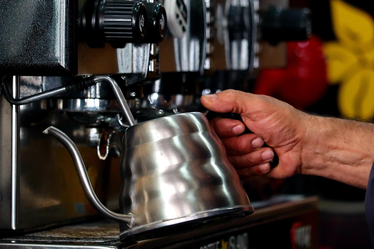 Kavos aparatų remontas Vilniuje: išsami instrukcija kaip sutaupyti pinigų ir pratęsti įrangos tarnavimo laiką 2025 metais