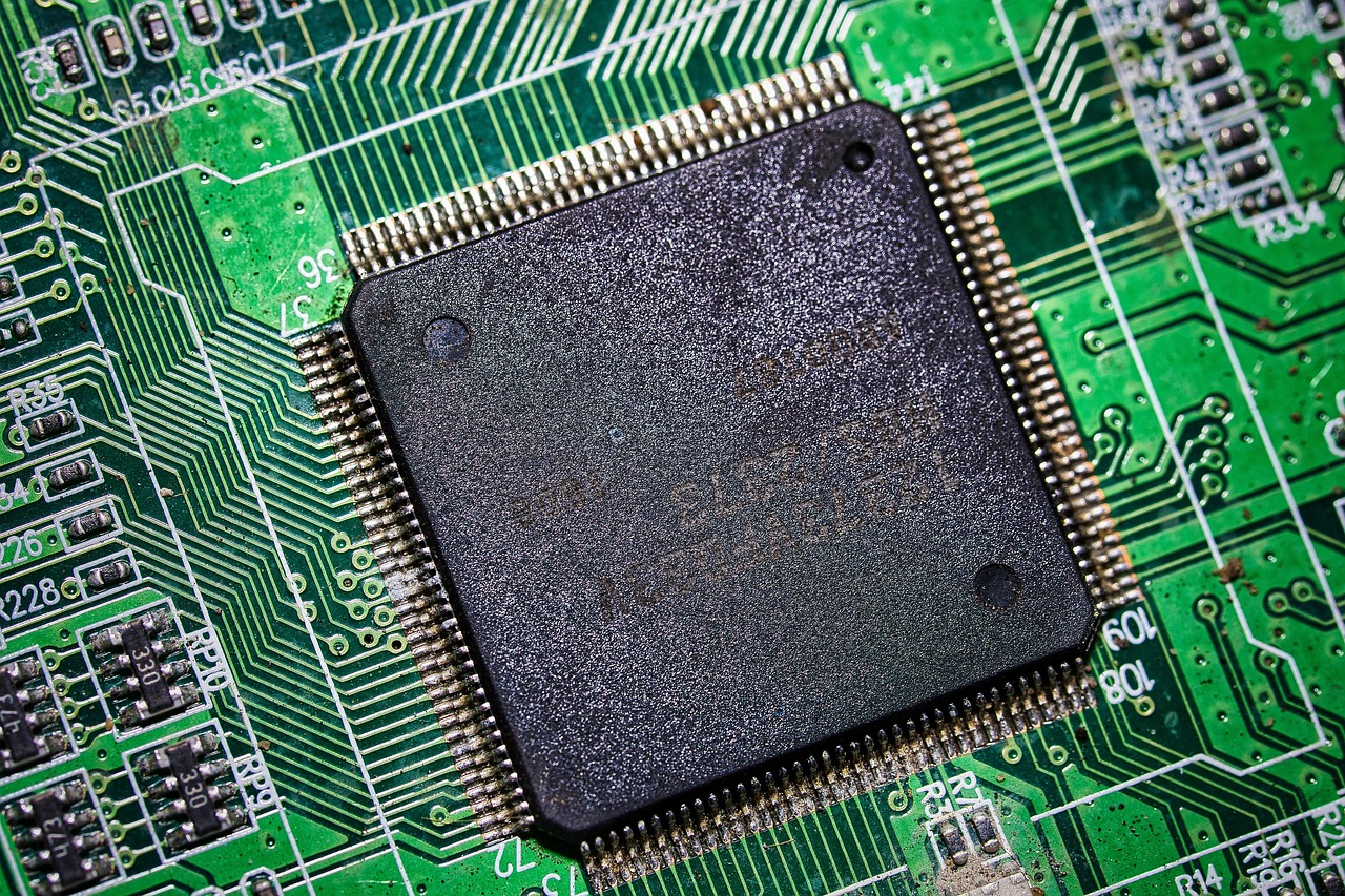 Kur dingsta seni kompiuteriai: kaip teisingai parduoti seną techniką ir gauti didžiausią kainą