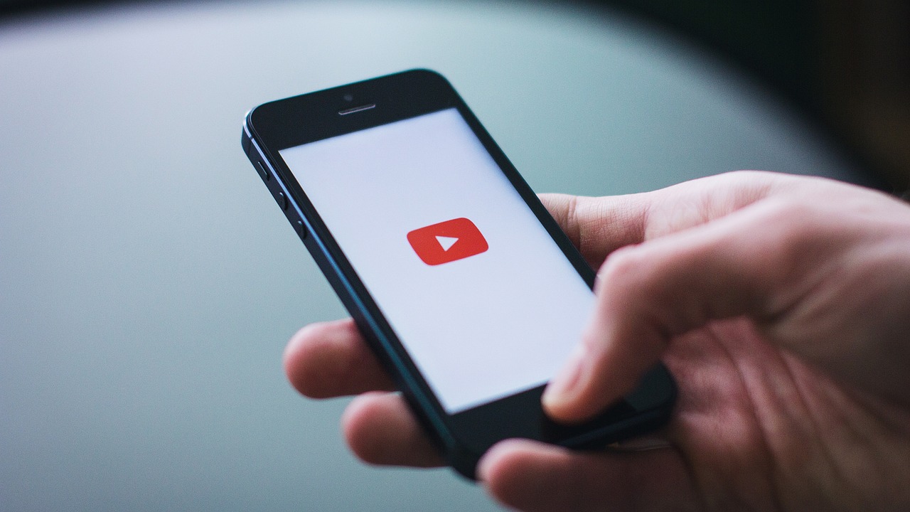 **Kaip pasirinkti internetinį vertėją, kuris tiksliai perteikia karo žinių niuansus: praktinis gidas žaibiškų naujienų sekimui**